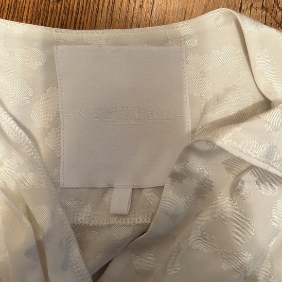 -Nghtbrd- Wrap Crop Flared/Belled Sleeve Top D3 - Picture 2 of 3